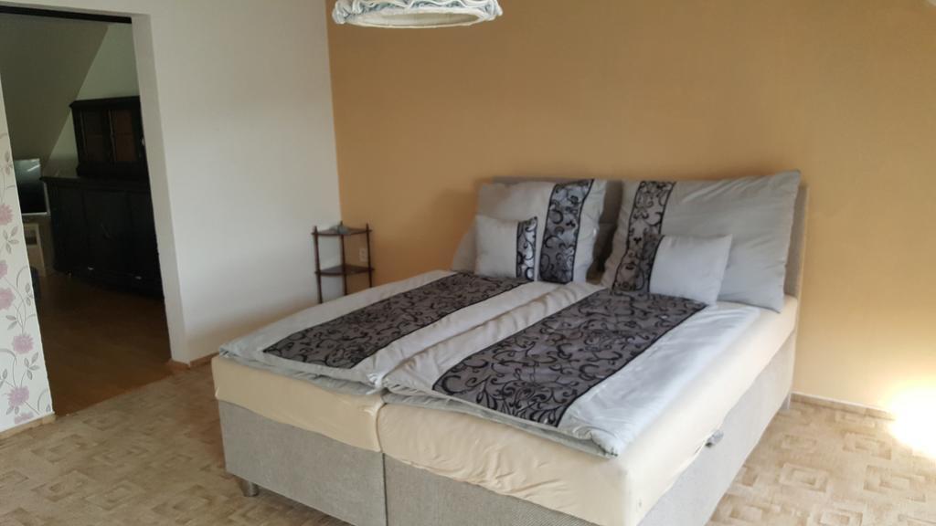 Restaurace U Marty Hotel Dubí Екстериор снимка