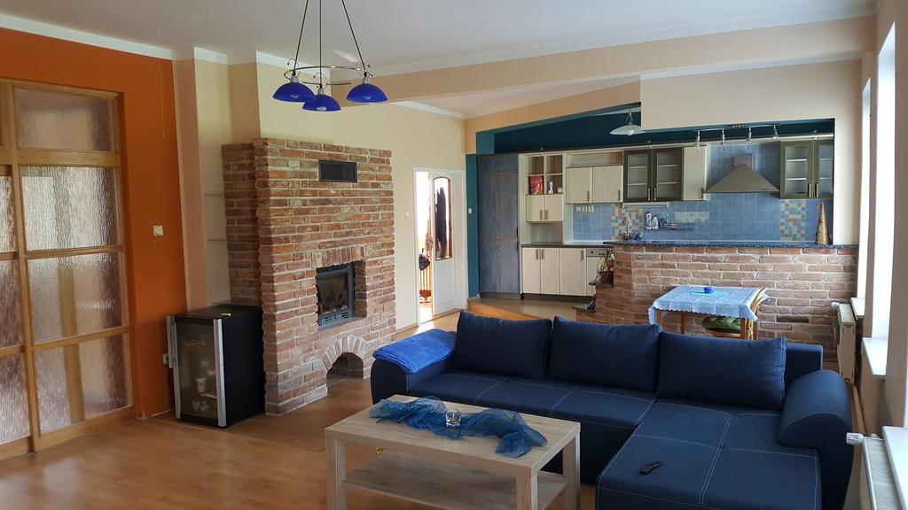 Restaurace U Marty Hotel Dubí Екстериор снимка