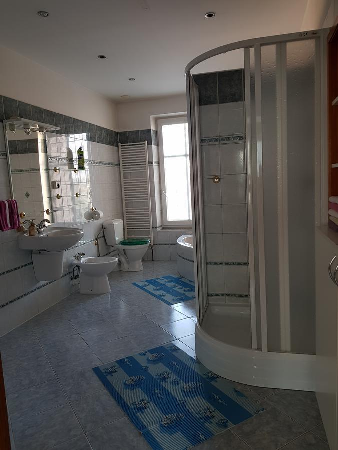 Restaurace U Marty Hotel Dubí Екстериор снимка