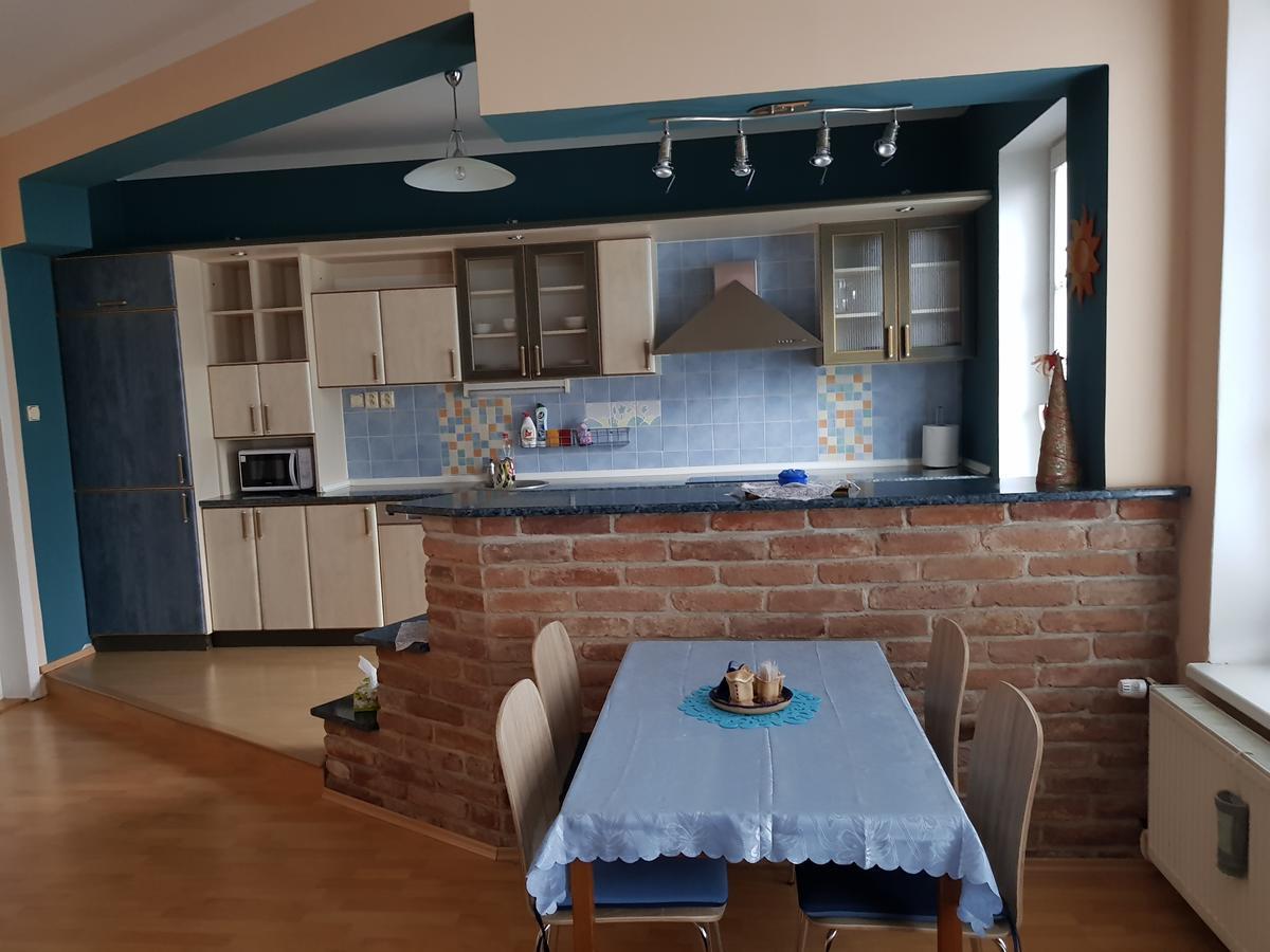 Restaurace U Marty Hotel Dubí Екстериор снимка