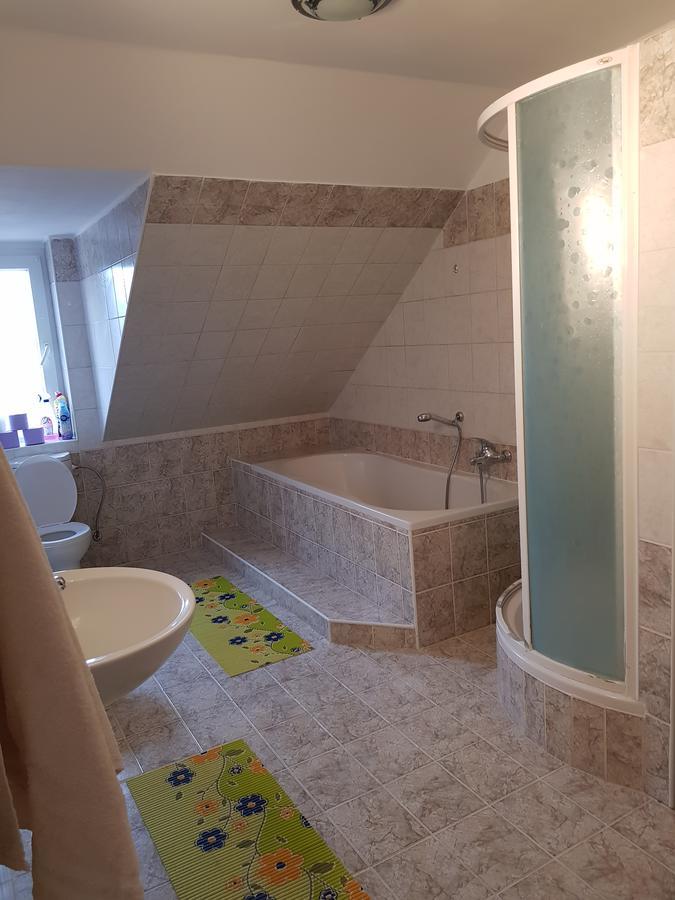 Restaurace U Marty Hotel Dubí Екстериор снимка