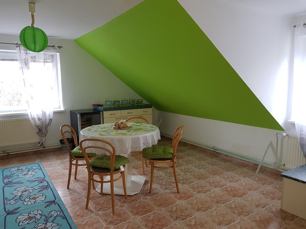 Restaurace U Marty Hotel Dubí Екстериор снимка